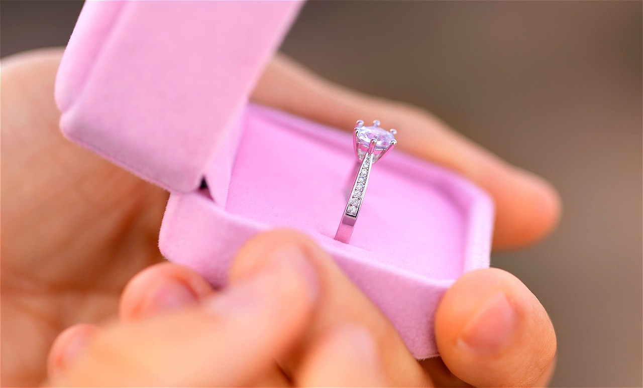Как выбрать помолвочное кольцо?